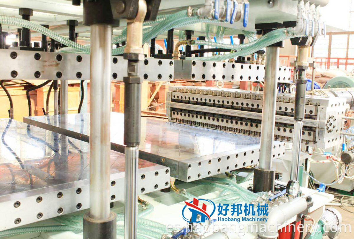 PP hollow sheet machine 2